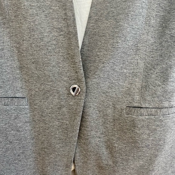 Jacket from Reitmans • Size 6 - Picture 2 of 5